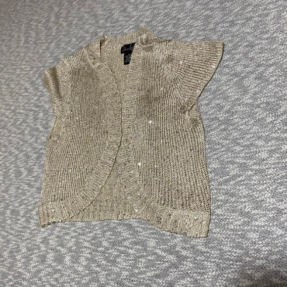 Sweaters - Gold sequin short cardigan with a boho vibe, size M. SKU-B133#boho